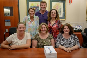 Members of the Mitzvah Day Planning committee: Kara Molin, Karen and Matt Fine, Randi Gordon, Karen Bennett and Karen Kendall. Not pictured, Marcia Brodie. Members of the Mitzvah Day Planning committee: Kara Molin, Karen and Matt Fine, Randi Gordon, Karen Bennett and Karen Kendall. Not pictured, Marcia Brodie.