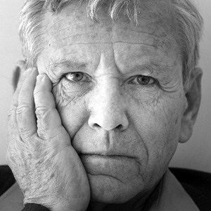 Amos Oz, 2005. Amos Oz, 2005.